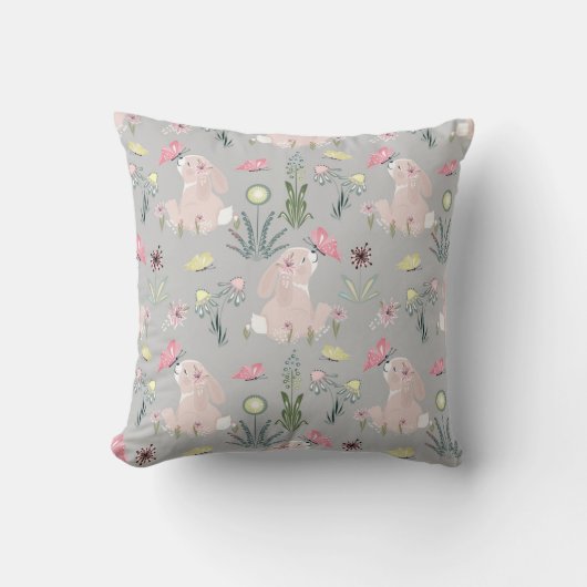 Coussin lapin mignon avec fleurs et papillons (Recto)