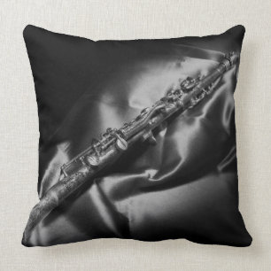 Coussin Lclarinette ancienne, vie morte, B&W