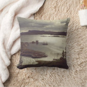Coussin Le fjord de Sandvik par Hans Gude (Couverture)