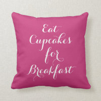 Le fuchsia mangent des petits gâteaux pour le