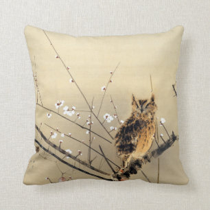 Coussin Le hibou de Goun avec la première prune fleurit