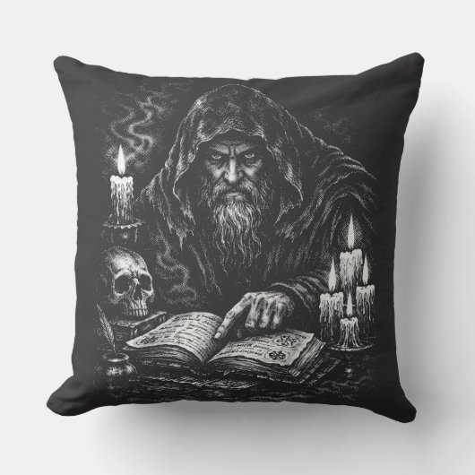 Coussin Le Magicien Étudiant le Grimoire — par BurnsInHell (Recto)