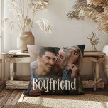 Coussin Le plus aimé BOYFRIEND' mignon cadeau photo<br><div class="desc">Ce coussin photo adorable et personnalisé est une façon charmante de rappeler à votre petit ami combien vous l'aimez. Il suffit de télécharger une image, de customiser le texte, et de choisir un jeu de couleurs unique. C'est le cadeau idéal pour Noël ou les anniversaires - ou n'importe quel jour...</div>
