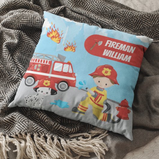 Coussin Le pompier de dessin animé de Little Boy avec prén