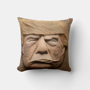 COUSSIN LE PRÉSIDENT DONALD TRUMP BURLAP DESIGN