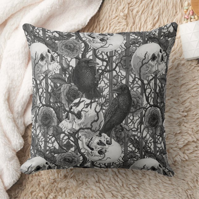 Coussin Le secret de Raven. Illustration gothique sombre e (Couverture)