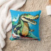 Coussin Le surf de crocodile drôle (Couverture)