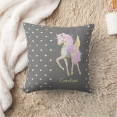 Coussin Le Throw Pillow a une mignonne licorne. (Couverture)