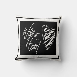 Coussin Lecteur de jeton noir et blanc "Wild at Heart"