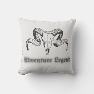Coussin Légende d'aventure – Emblème gothique de crâne de