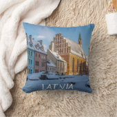 Coussin L'église Saint-Pierre en hiver à Riga, Lettonie (Couverture)