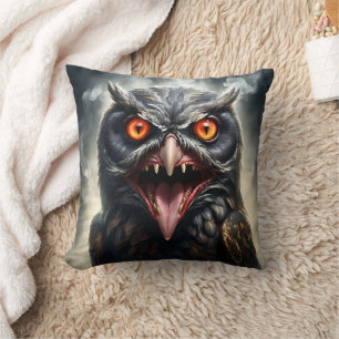 Coussin "Les ailes cauchemardesques : La Chouette des vamp