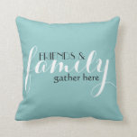 Coussin Les amis et la famille se rassemblent ici Jetez un<br><div class="desc">Bonjour et bienvenue. Un beau design de guillemets avec le texte par défaut "Friends & Family Gather Here" complètera n'importe quel canapé.</div>