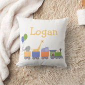 Coussin Les animaux de bébé sur un train se repose (Couverture)
