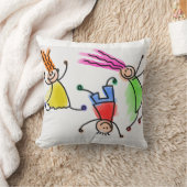 Coussin Les enfants en caricature jettent l'oreiller. (Couverture)