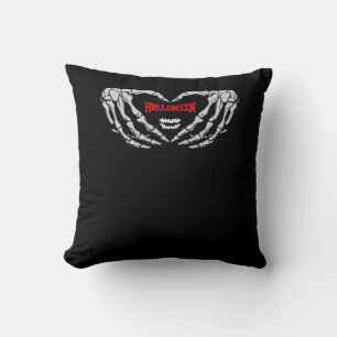 Coussin Les Mains De Squelette Se Plier Dans Un Coeur. Hal