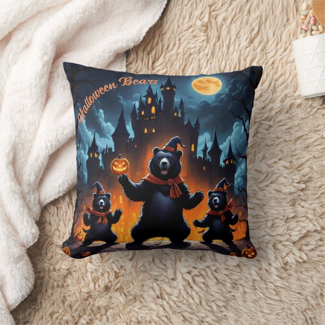 Coussin Les ours d'Halloween fêtent dans un château hanté (Couverture)