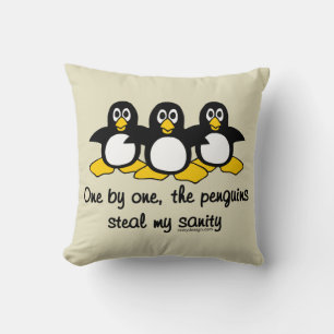 Coussin Les pingouins volent ma santé mentale