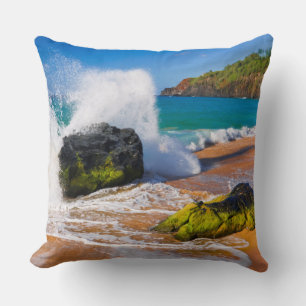 Coussin Les vagues s'écrasent sur la plage d'Hawaï