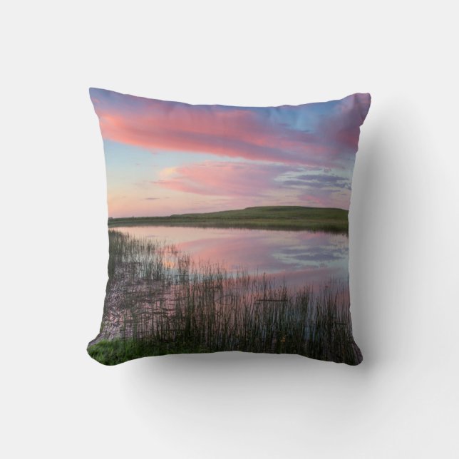 Coussin L'étang de la prairie reflète les nuages brillants (Recto)