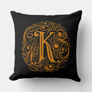 Coussin Lettre K dorée élégante