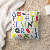 Coussin Lettres de couleur vive de Megan Meagher (Couverture)
