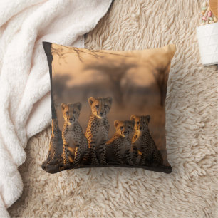 Coussin Lever du soleil du Serengeti : Famille Cheetah
