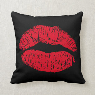 Coussin Lèvres de baiser rouge sur noir