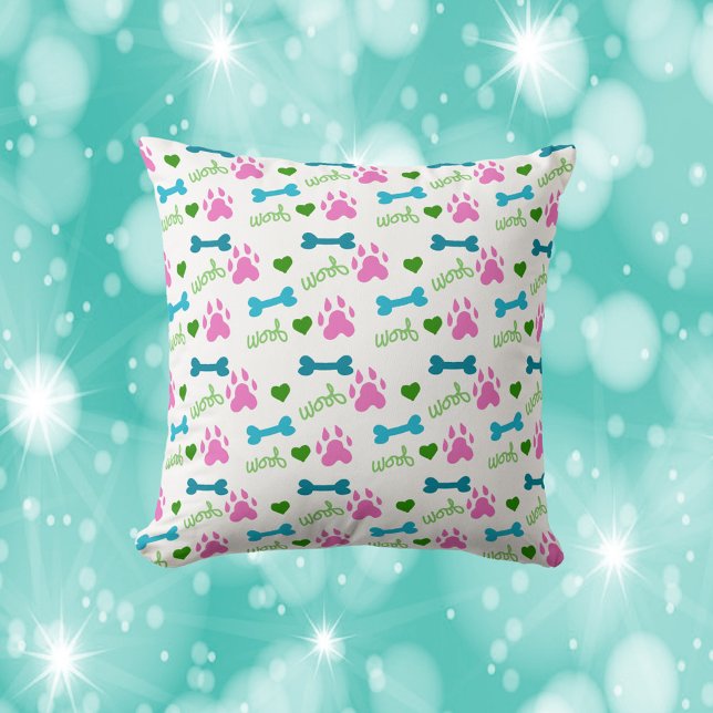 Coussin Levure de chien Paw Bone Pink Vert Turquoise (A cute throw pillow featuring pink dog paws, blue bones and green woofs.)