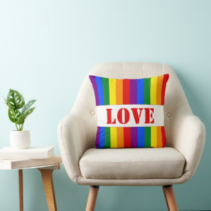 Coussin LGBTQ+ Arc-en-ciel en bandes pour le mois de la fi