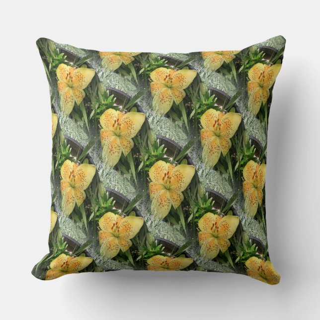 Coussin Lily Time... (Recto)