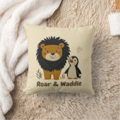 Coussin Lion et manchot | Décor Chambre Enfants (Couverture)