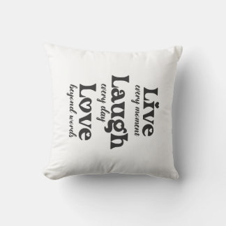 Coussin live, rire, amour - trois beaux mots