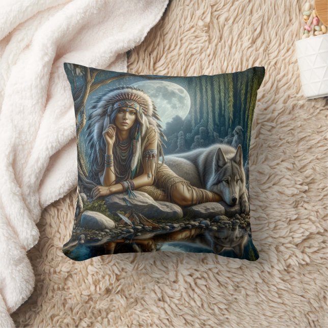 Coussin Loup de loups de femmes autochtones par eau lune (Couverture)