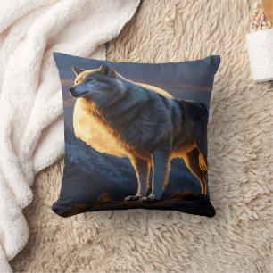 Coussin Loup majestueux gardant la montagne sous Pleine lu