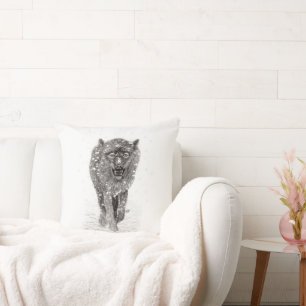 Coussin Loup noir en colère dans la neige, hiver sauvage