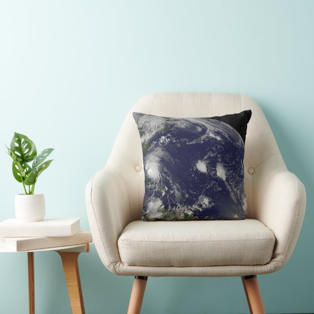 Coussin L'Ouragan Irene Traverse Les Bahamas. (Chaise)