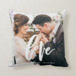 Coussin Love Lettering Overlay Custom Wedding Photo Coussi<br><div class="desc">Coussin photo de mariage fantasque et élégant avec un script blanc écrit à la main 'LOVE' avec motif aquarelle feuillage. Personnalisez en ajoutant votre propre photo et vos détails. Un cadeau mariage parfait et un souvenir mariage.</div>
