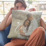 Coussin Love script moderne 2 coeur photo personnalisée<br><div class="desc">Elégant deux photos amour script personnalisé lancer oreiller. Peut faire un cadeau de conservation élégant pour un couple engagé ou mariage ou un anniversaire de famille. Personnalisez-le avec votre texte !</div>