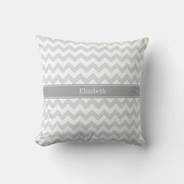 Coussin Lt Gris Chevron Blanc Nom Monogramme Gris (Recto)