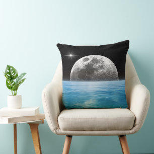Coussin Lune au-dessus de l'océan