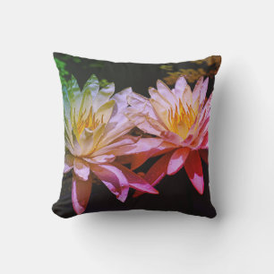 Coussin "Lys d'eau dans la pluie" Jetez l'oreiller