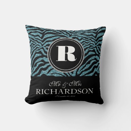 Coussin M. décoré d'un monogramme et Mme de zèbre de (Recto)