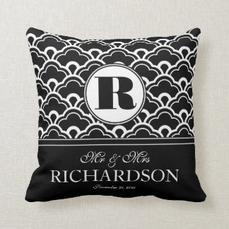 Coussin M. et Mme de monogramme de motif de feston de