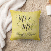 Coussin M. et Mme noirs Wedding Pillow Keepsake Gift d'or (Couverture)