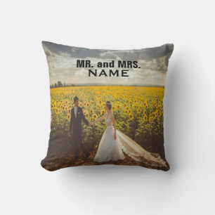 Coussin M. et Mme Throw Pillow