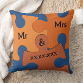 Coussin M & Mme Date de mariage Pièces de puzzle orange et (Couverture)