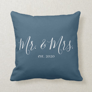 Coussin M. & Mme Throw Pillow pour l'anniversaire des jeun