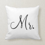 Coussin M. Pillow<br><div class="desc">Un demi- de toute une série de coussins a conçu pour votre jour spécial !</div>