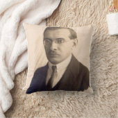 Coussin M. Scientifique des années 1920 (Couverture)